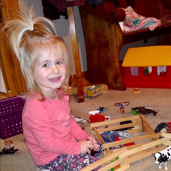 MEET YOUR POSHER ❤️ - Picture 4 of 8